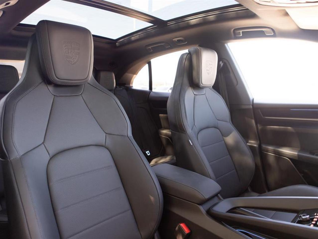 2025 Porsche Macan Electric 4 AWD Photo