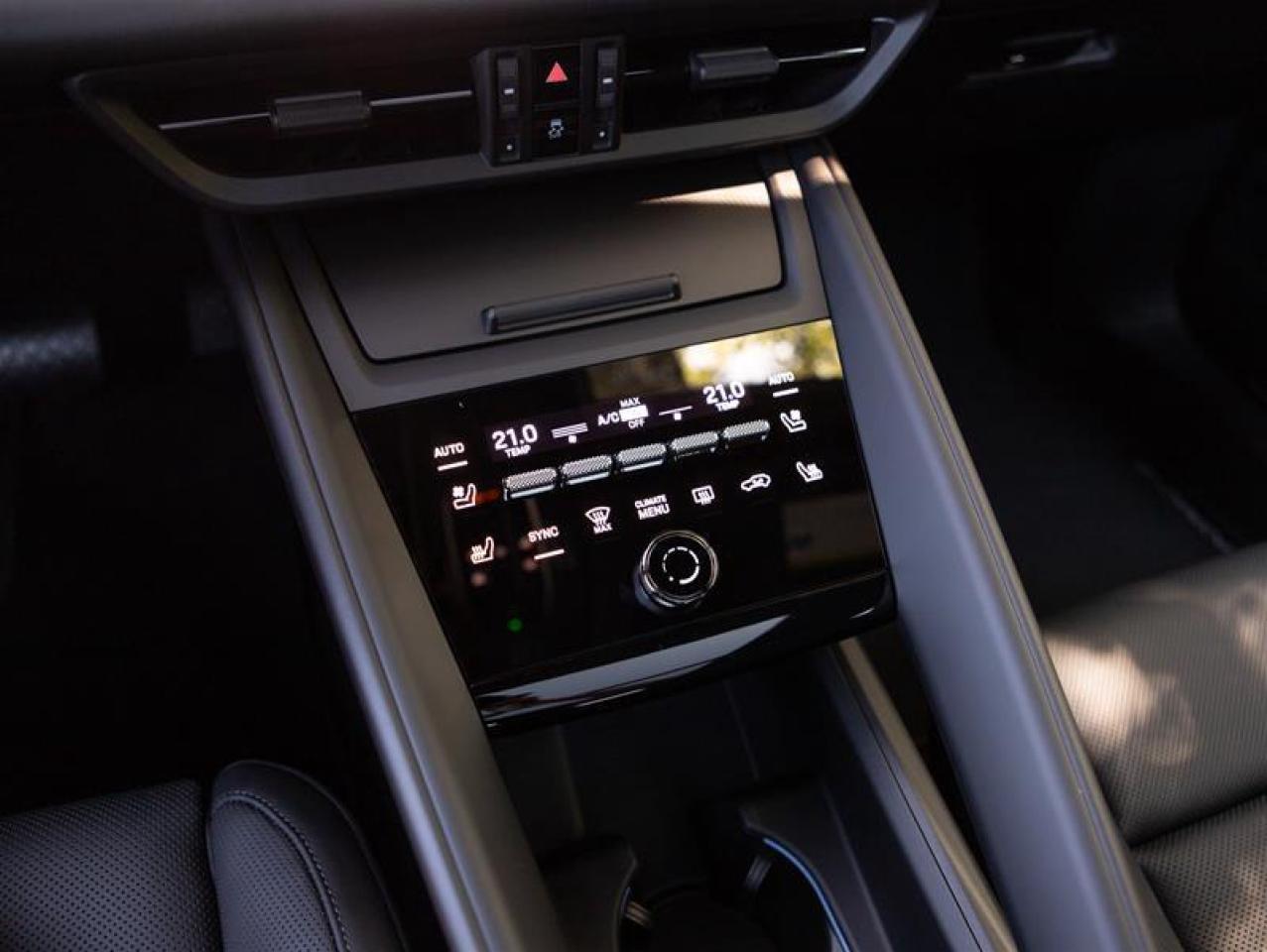 2025 Porsche Macan Electric 4 AWD Photo