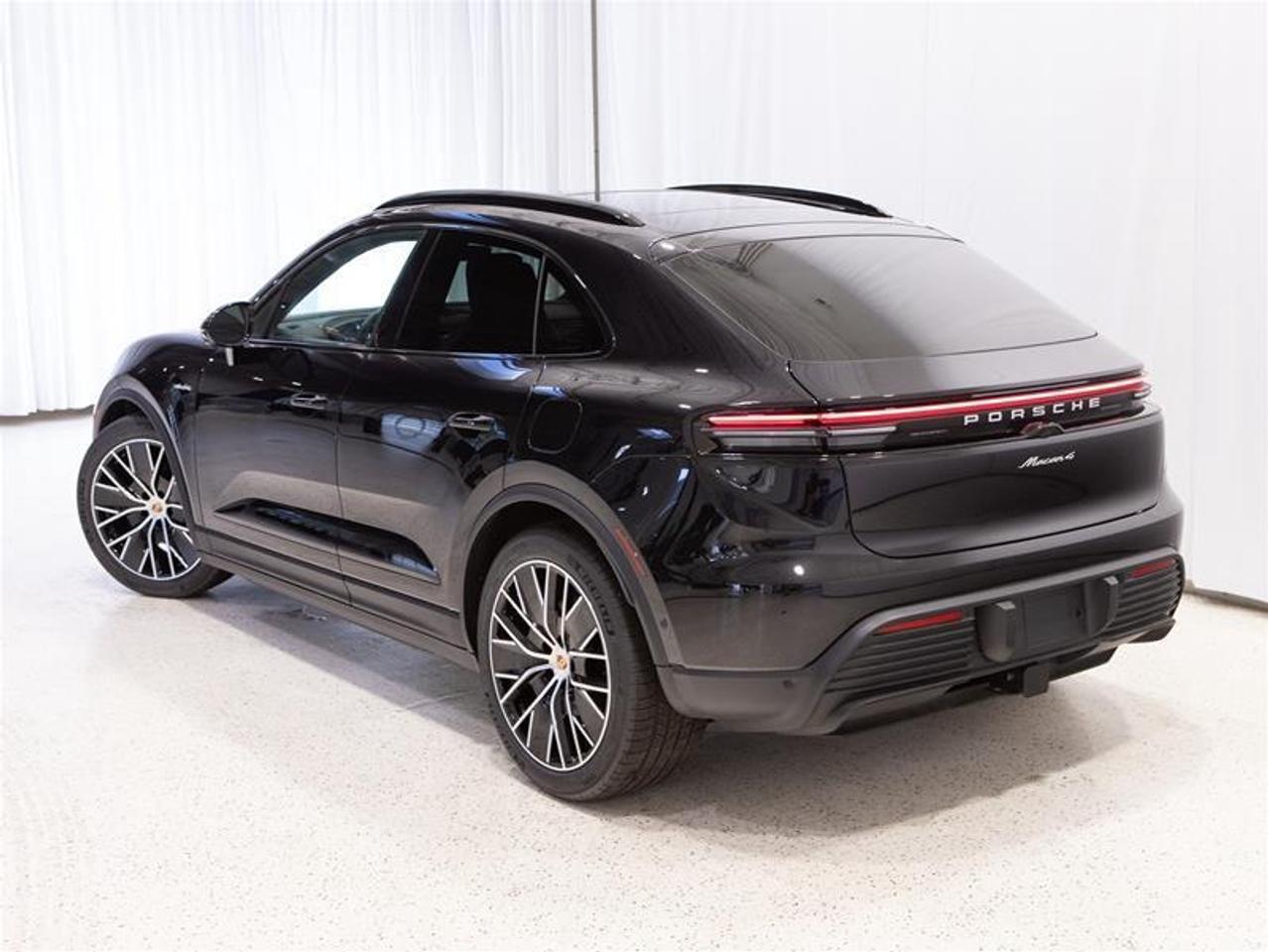 2025 Porsche Macan Electric 4 AWD Photo3