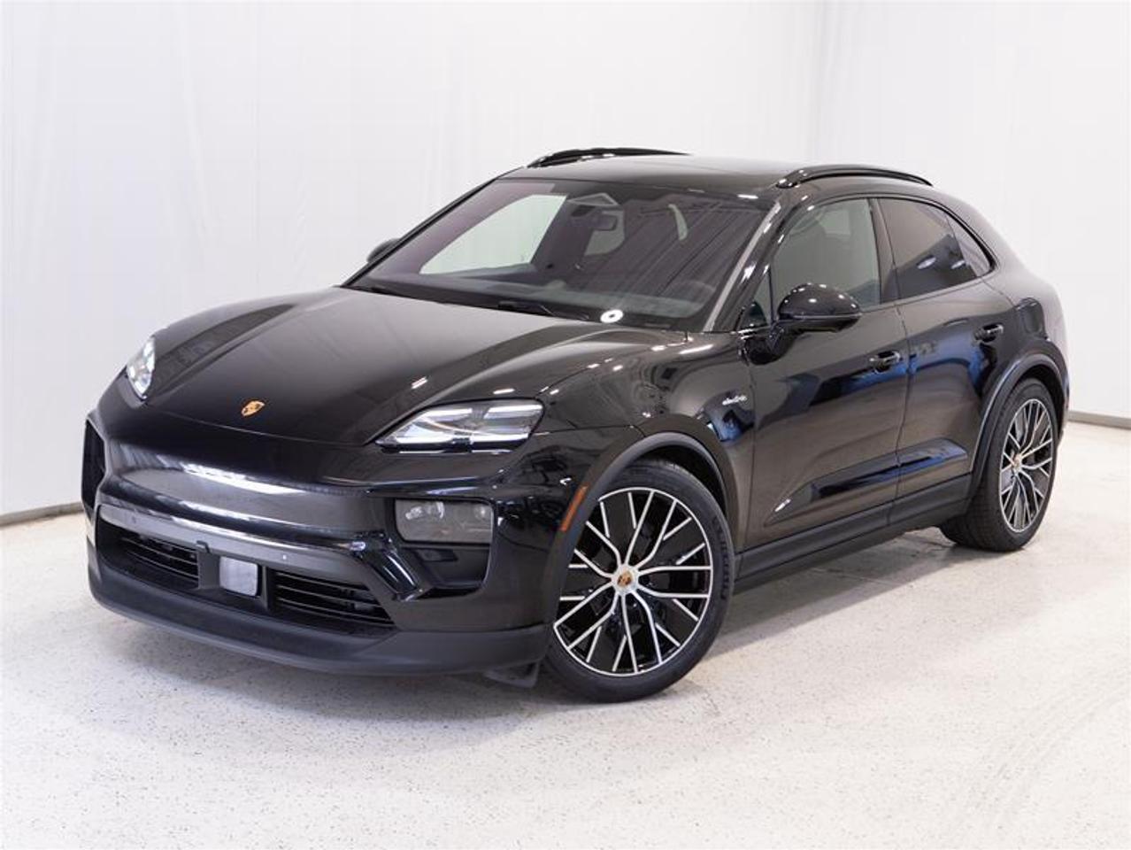 2025 Porsche Macan Electric 4 AWD Photo