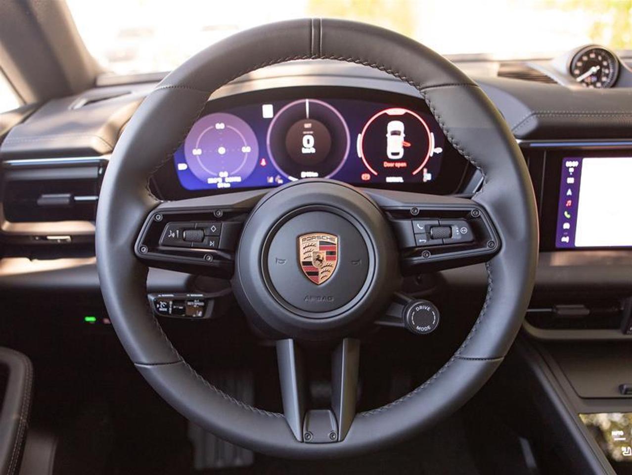 2025 Porsche Macan Electric 4 AWD Photo