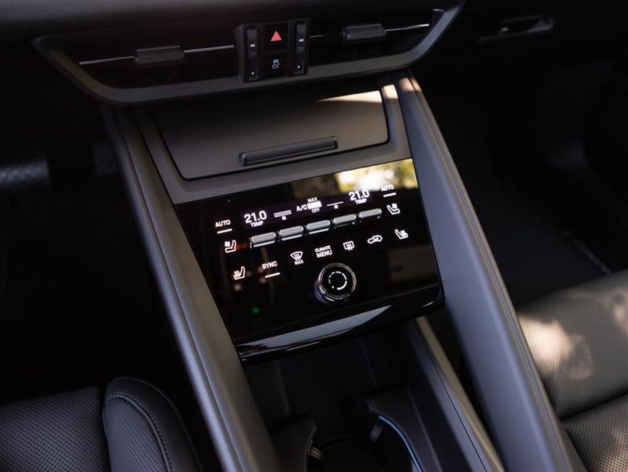 2025 Porsche Macan Electric 4 AWD Photo