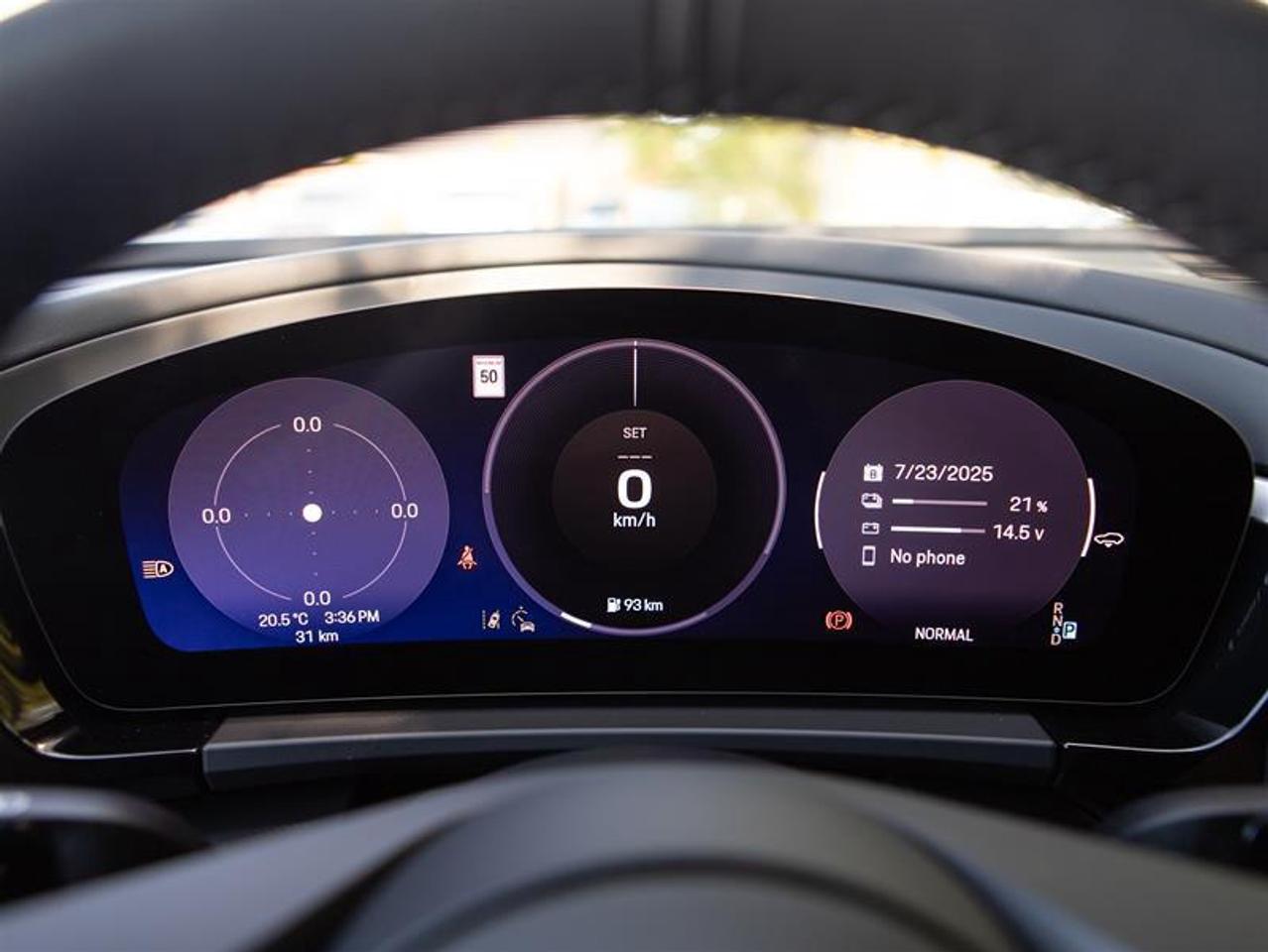 2025 Porsche Macan Electric 4 AWD Photo