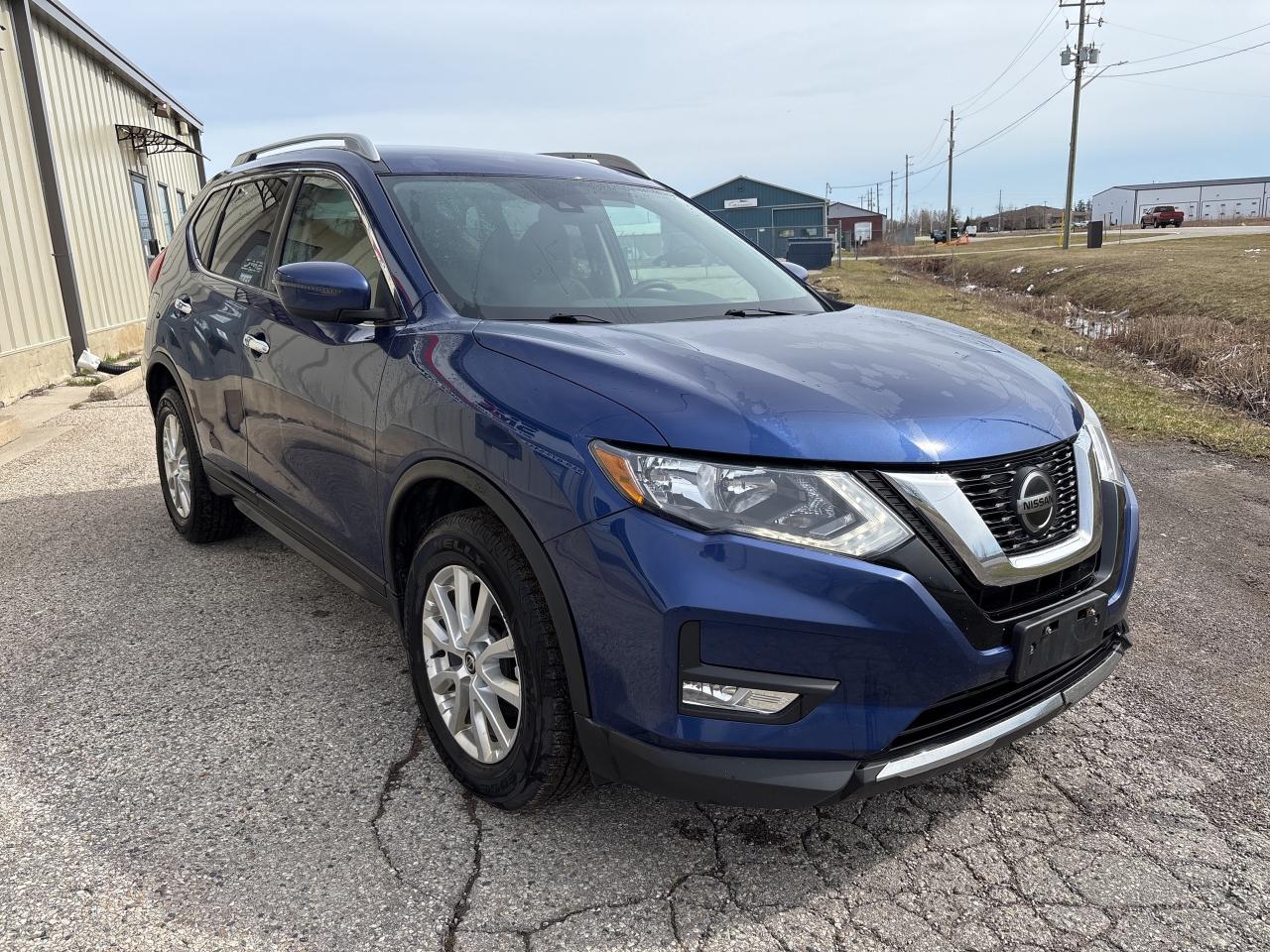 2019 Nissan Rogue SV, AWD Photo2
