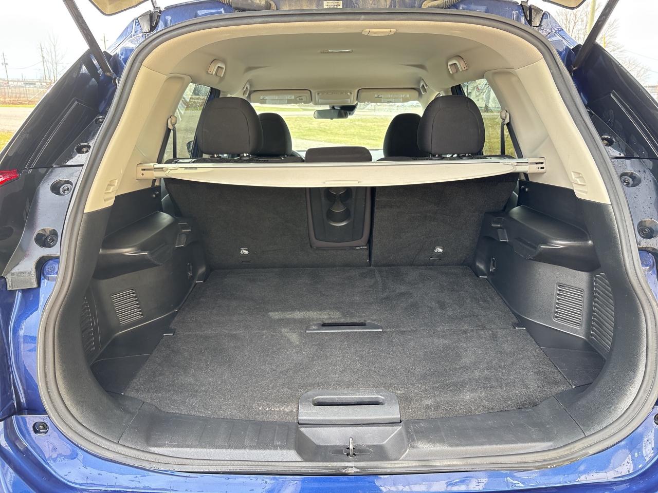 2019 Nissan Rogue SV, AWD Photo