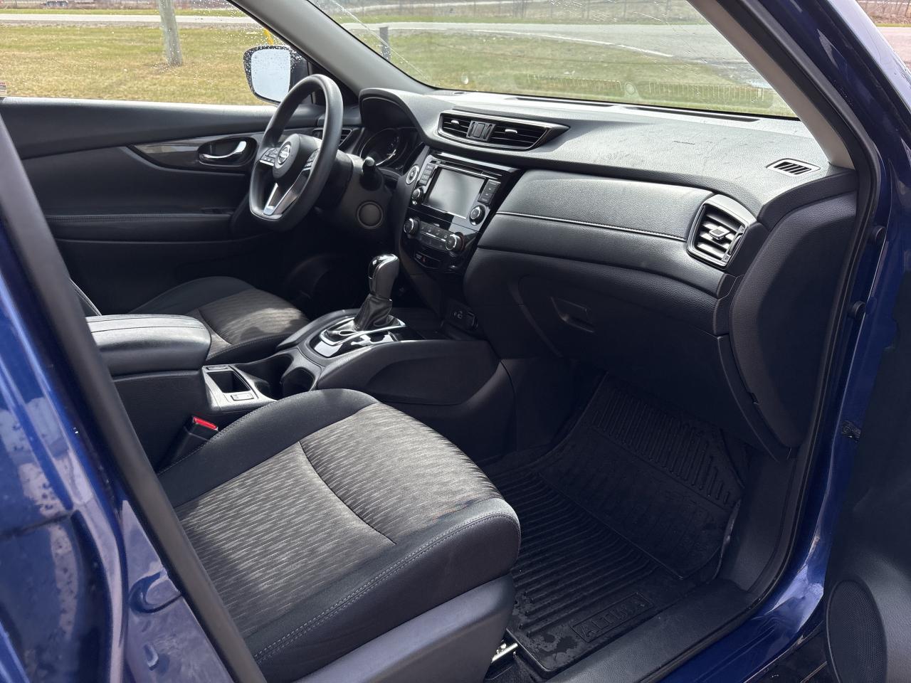 2019 Nissan Rogue SV, AWD Photo