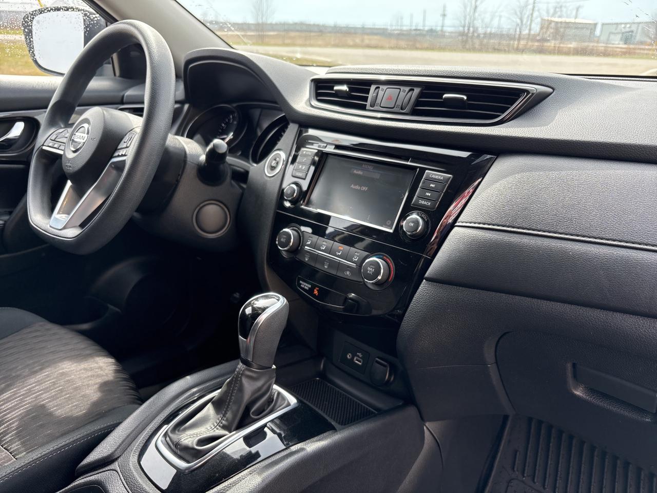 2019 Nissan Rogue SV, AWD Photo