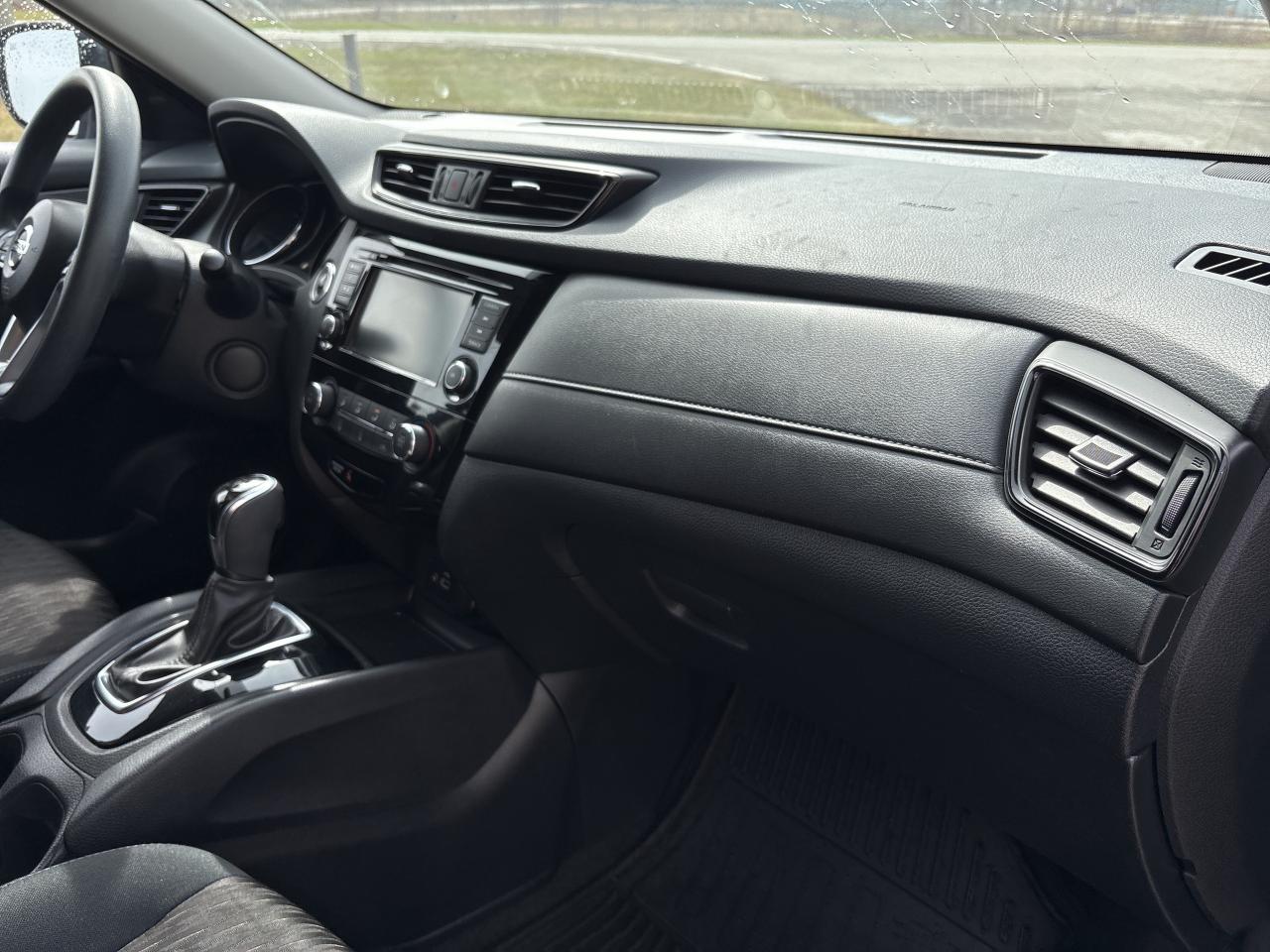 2019 Nissan Rogue SV, AWD Photo