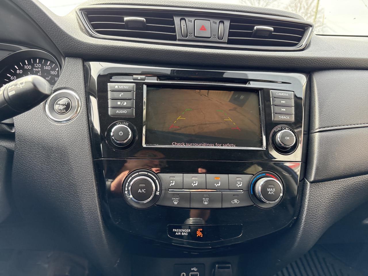 2019 Nissan Rogue SV, AWD Photo