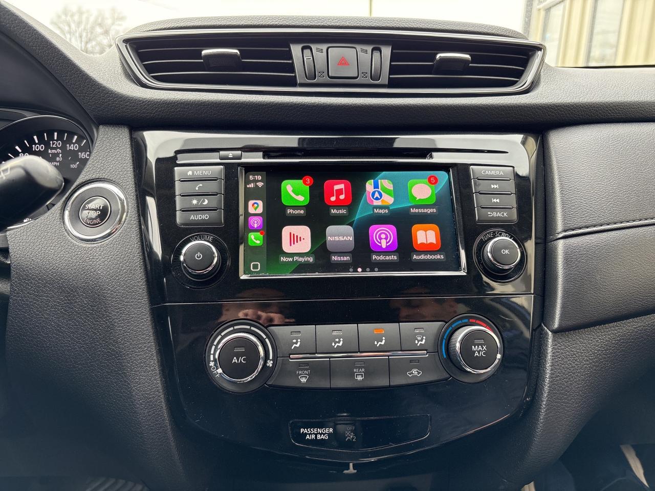 2019 Nissan Rogue SV, AWD Photo