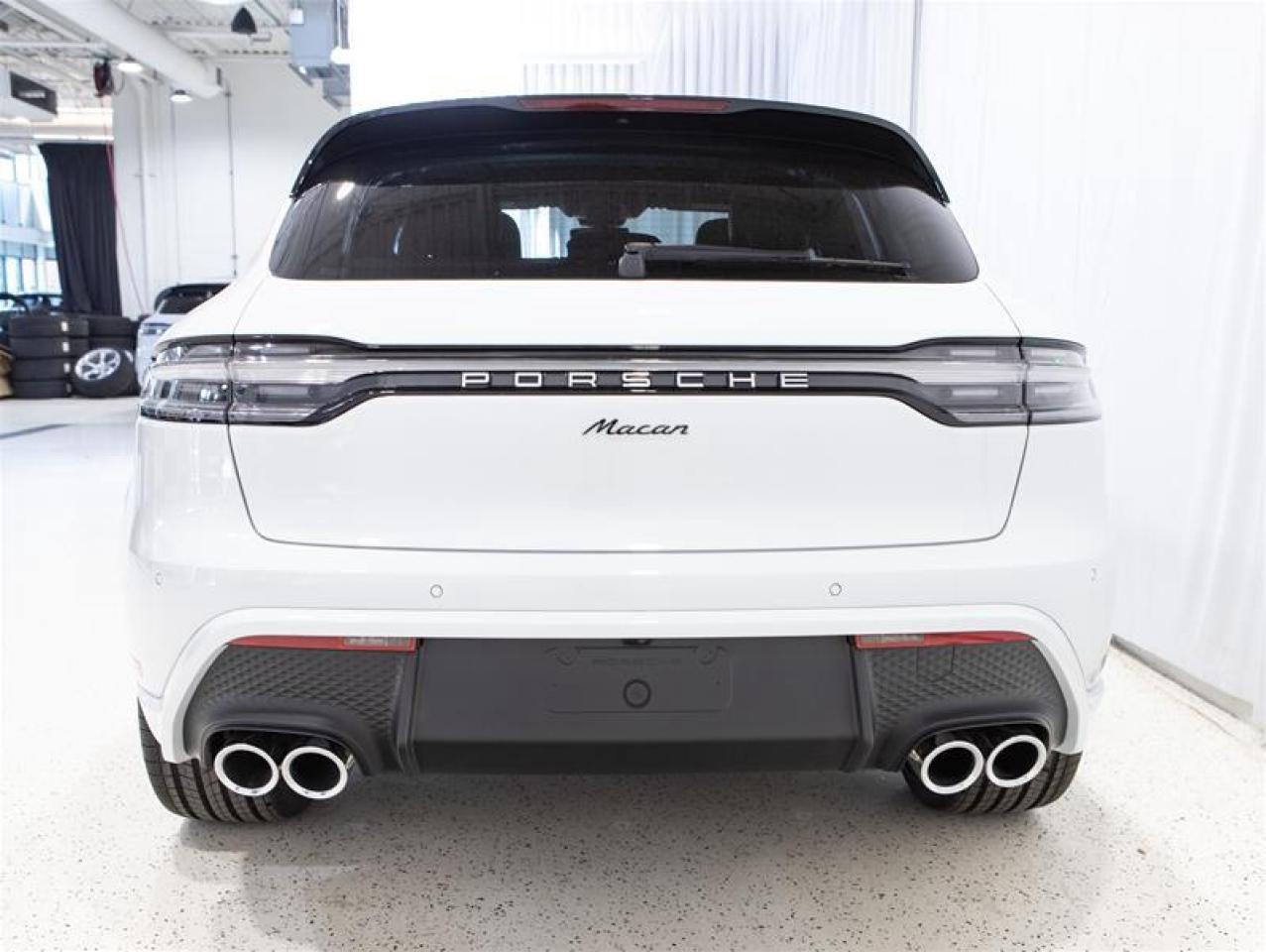 2025 Porsche Macan AWD Photo