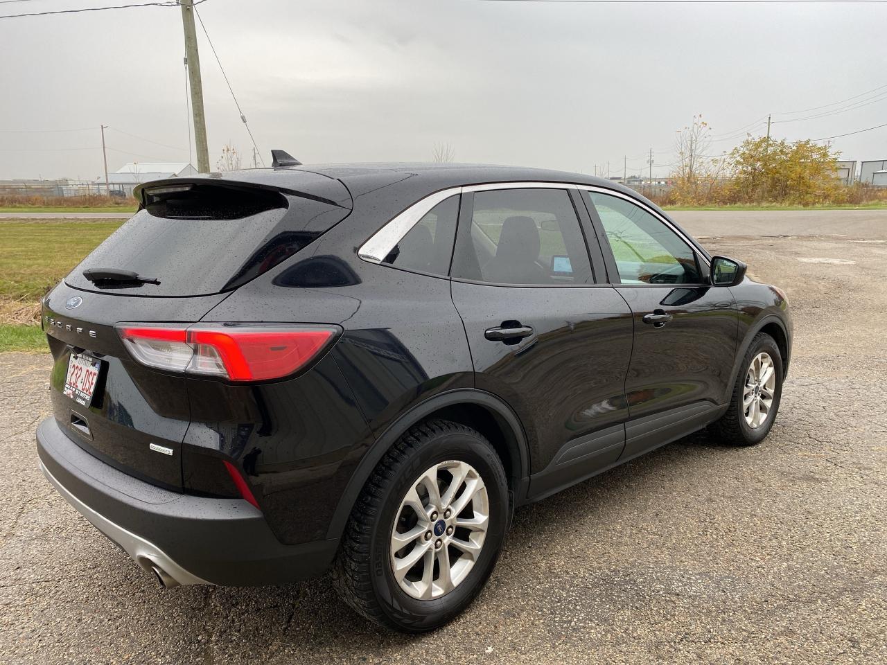 2020 Ford Escape SE, Apple Carplay, Nav, FWD Photo