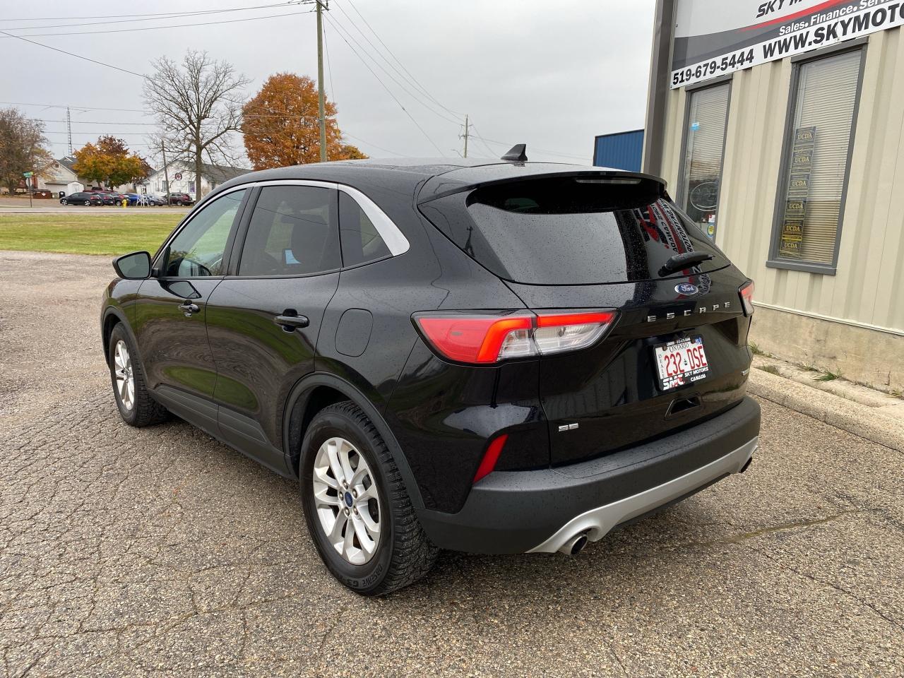 2020 Ford Escape SE, Apple Carplay, Nav, FWD Photo