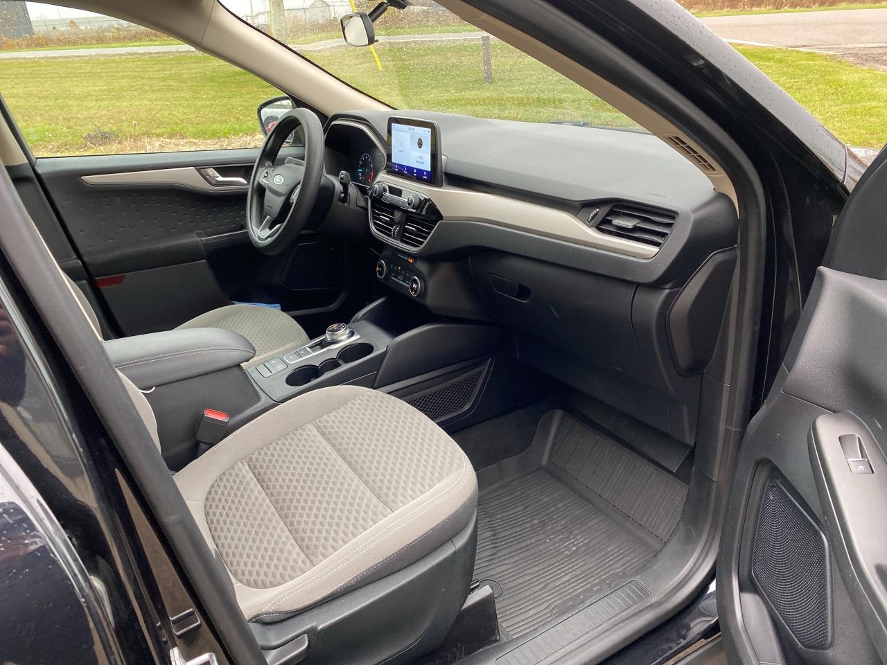 2020 Ford Escape SE, Apple Carplay, Nav, FWD Photo
