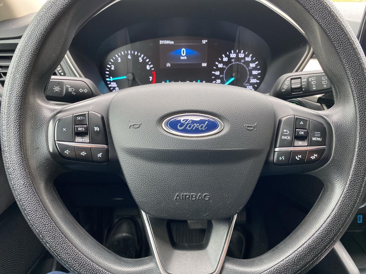 2020 Ford Escape SE, Apple Carplay, Nav, FWD Photo