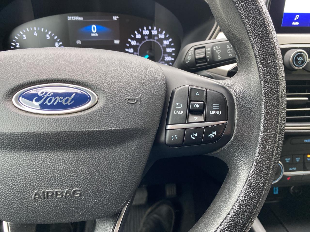 2020 Ford Escape SE, Apple Carplay, Nav, FWD Photo