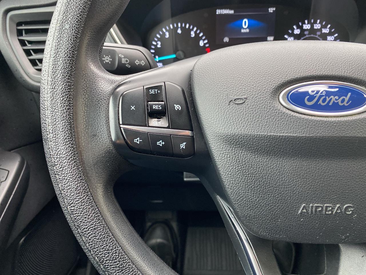 2020 Ford Escape SE, Apple Carplay, Nav, FWD Photo