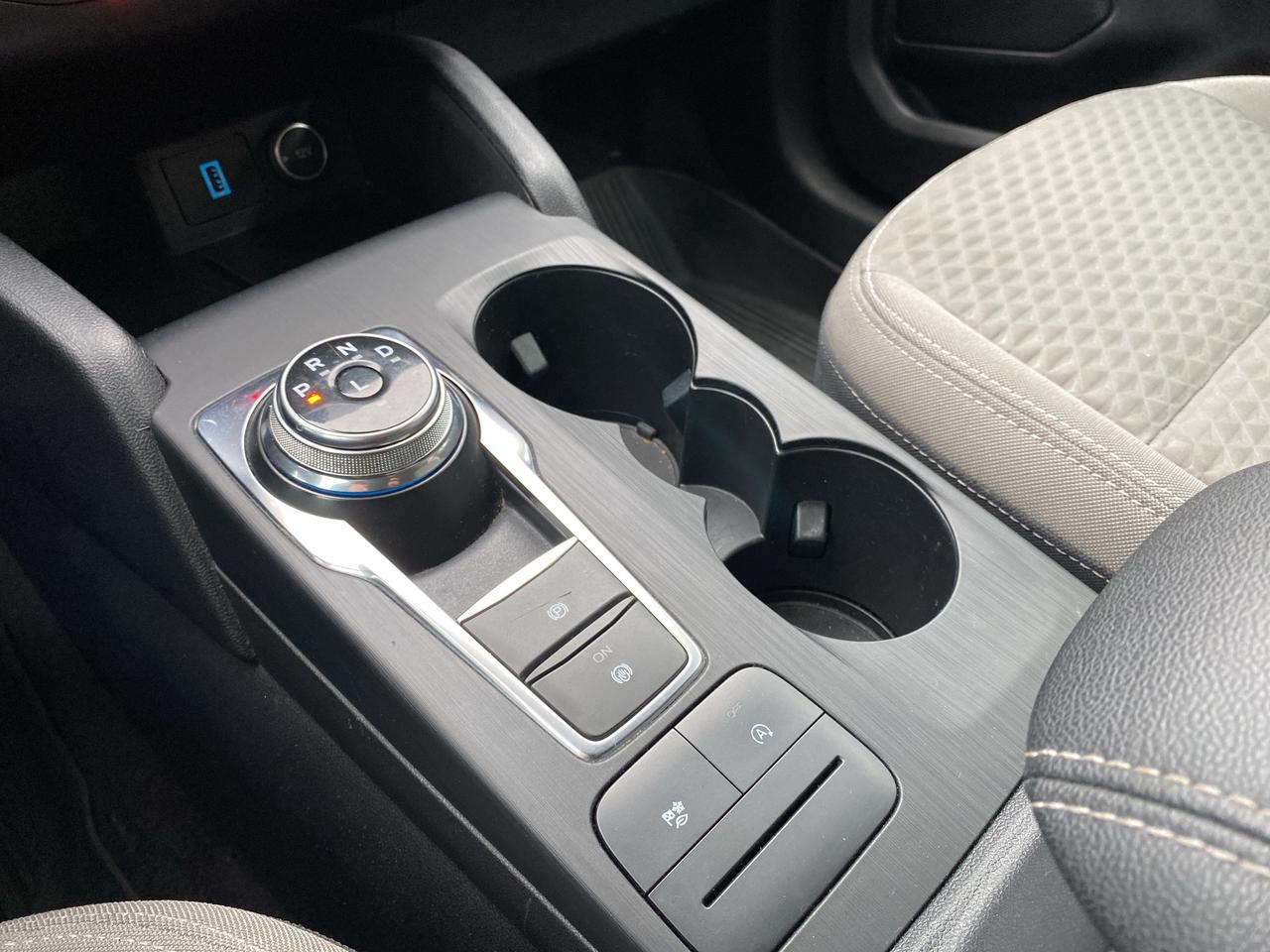 2020 Ford Escape SE, Apple Carplay, Nav, FWD Photo