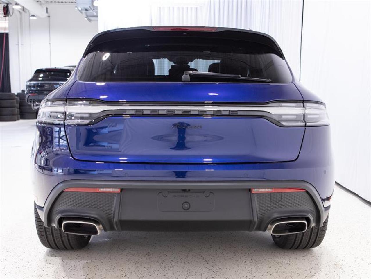 2025 Porsche Macan AWD Photo