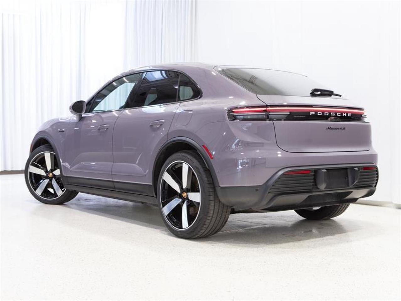2025 Porsche Macan Electric 4S AWD Photo2