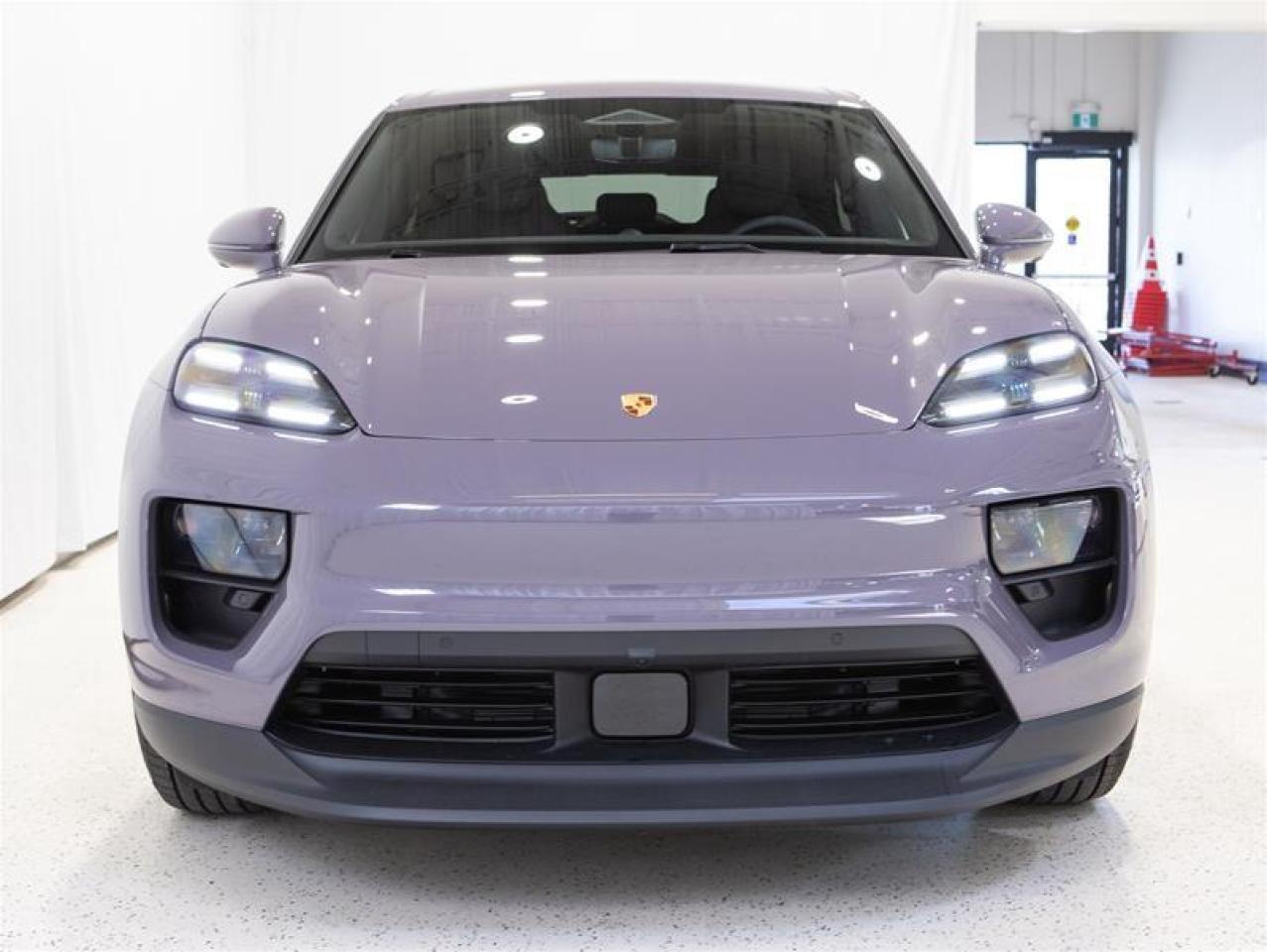 2025 Porsche Macan Electric 4S AWD Photo