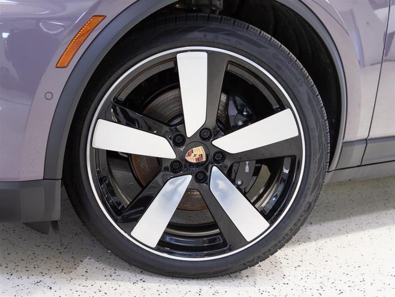 2025 Porsche Macan Electric 4S AWD Photo