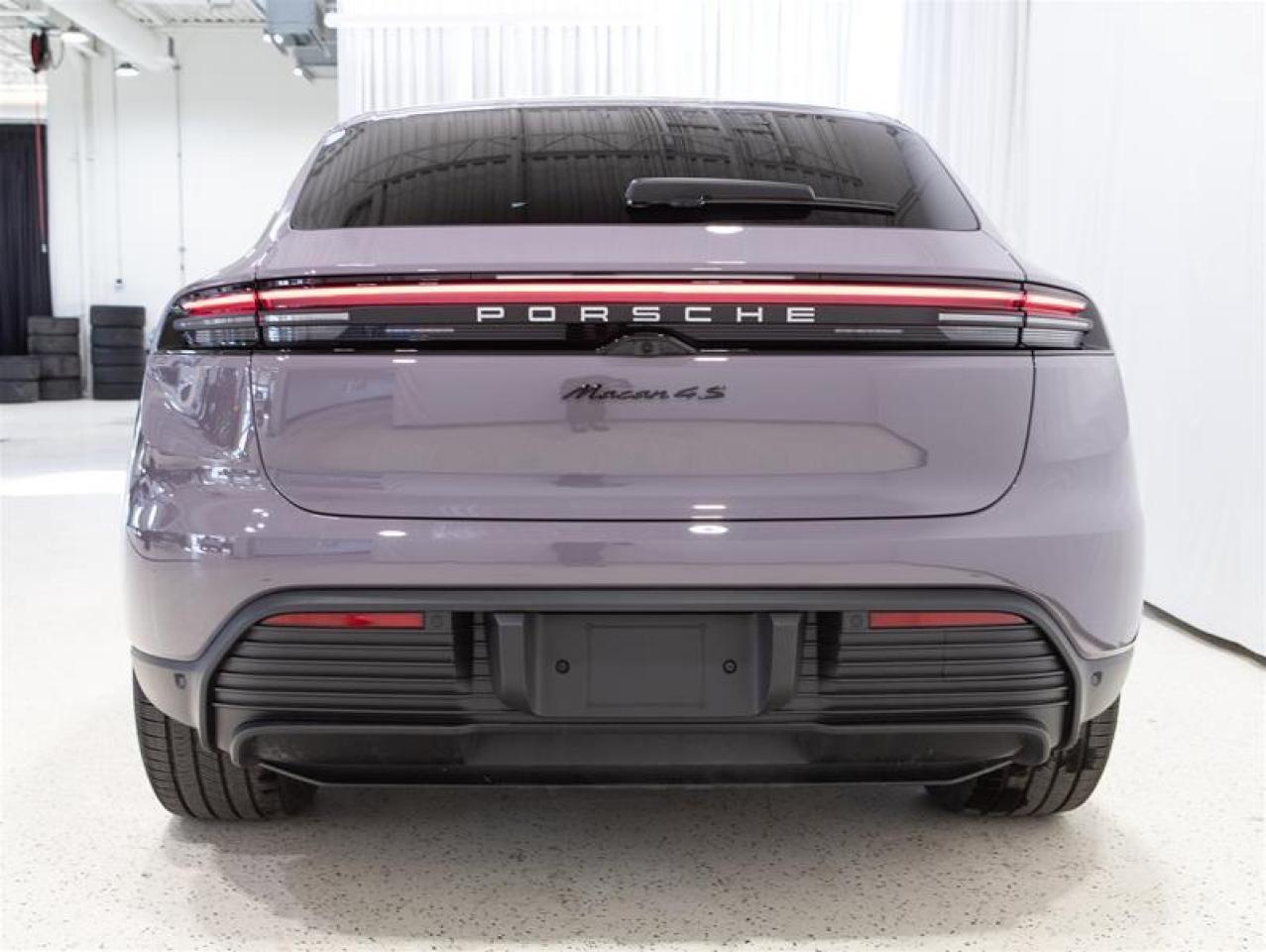 2025 Porsche Macan Electric 4S AWD Photo