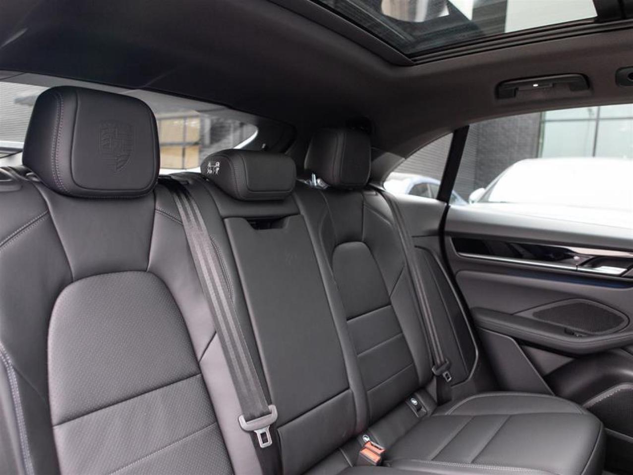 2025 Porsche Macan Electric 4S AWD Photo