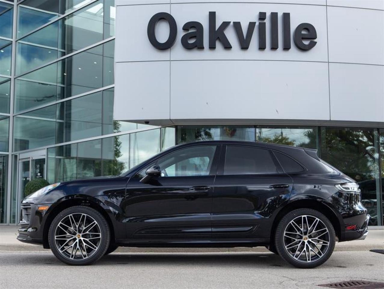 2025 Porsche Macan AWD Photo