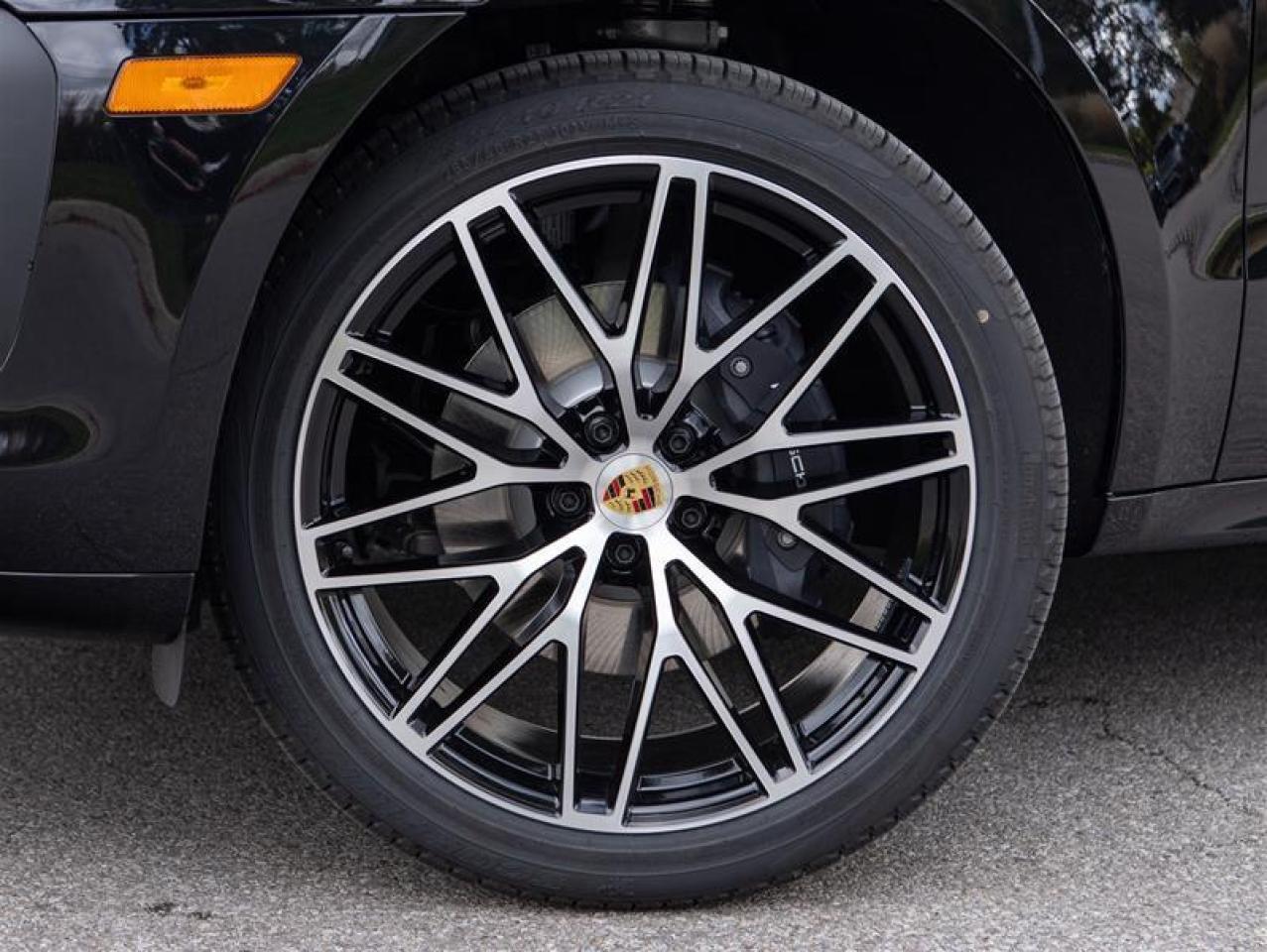 2025 Porsche Macan AWD Photo