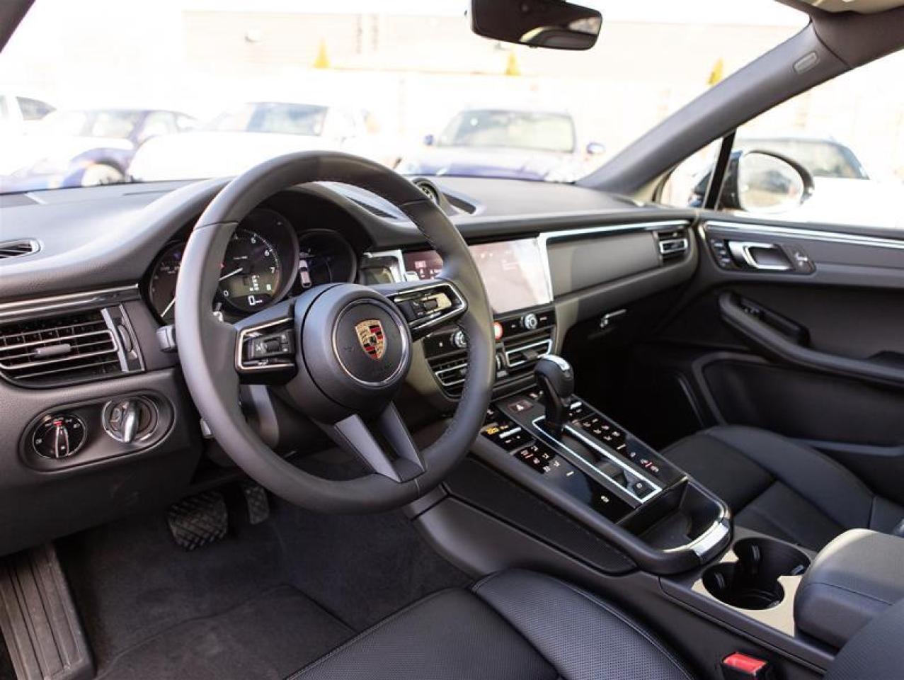 2025 Porsche Macan AWD Photo