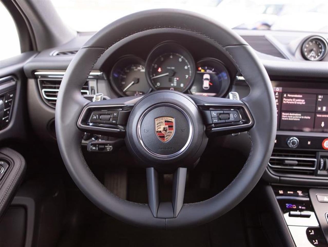 2025 Porsche Macan AWD Photo