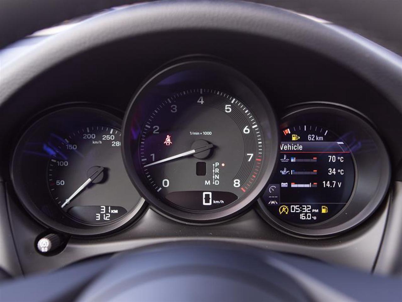 2025 Porsche Macan AWD Photo