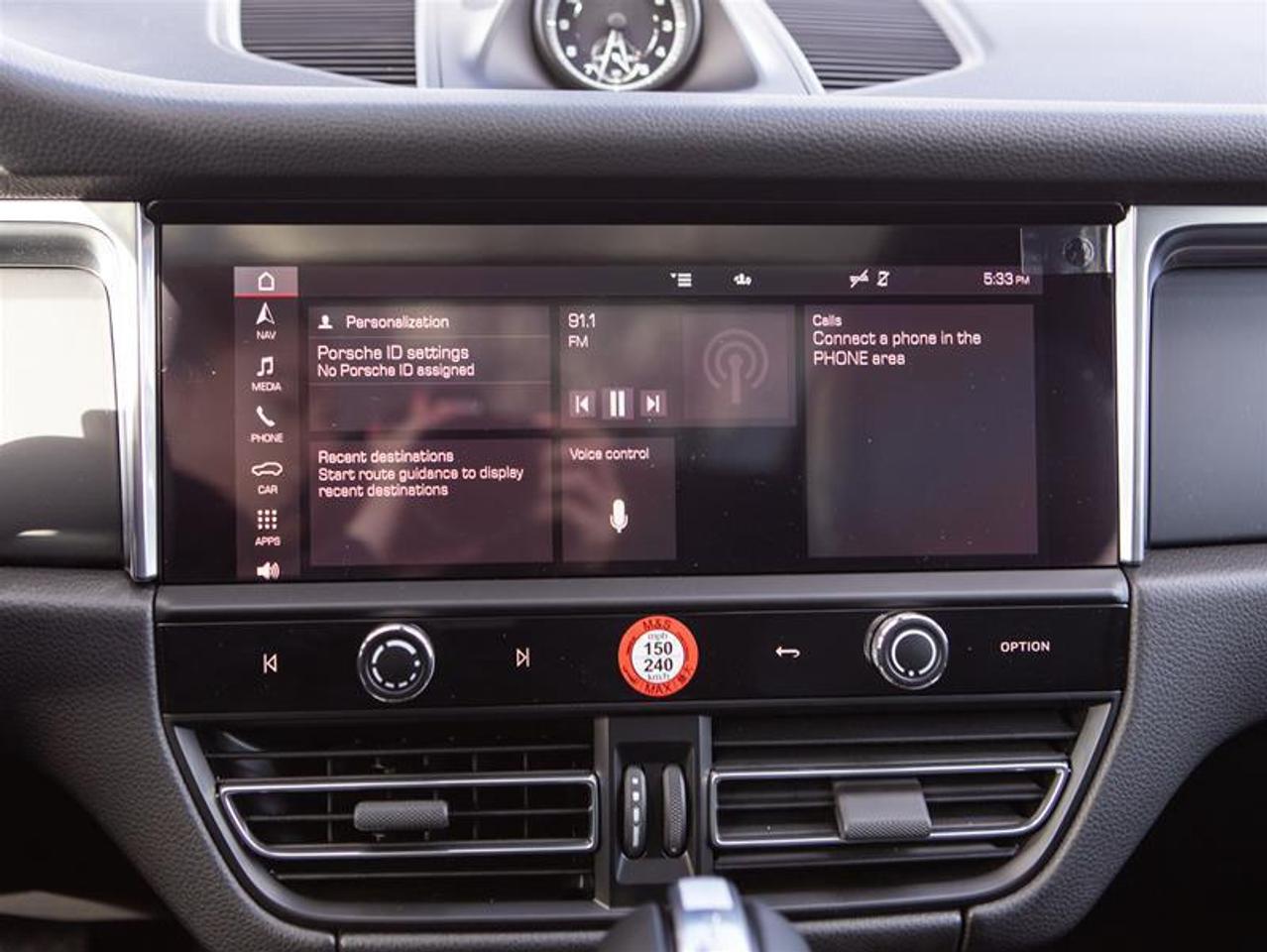 2025 Porsche Macan AWD Photo