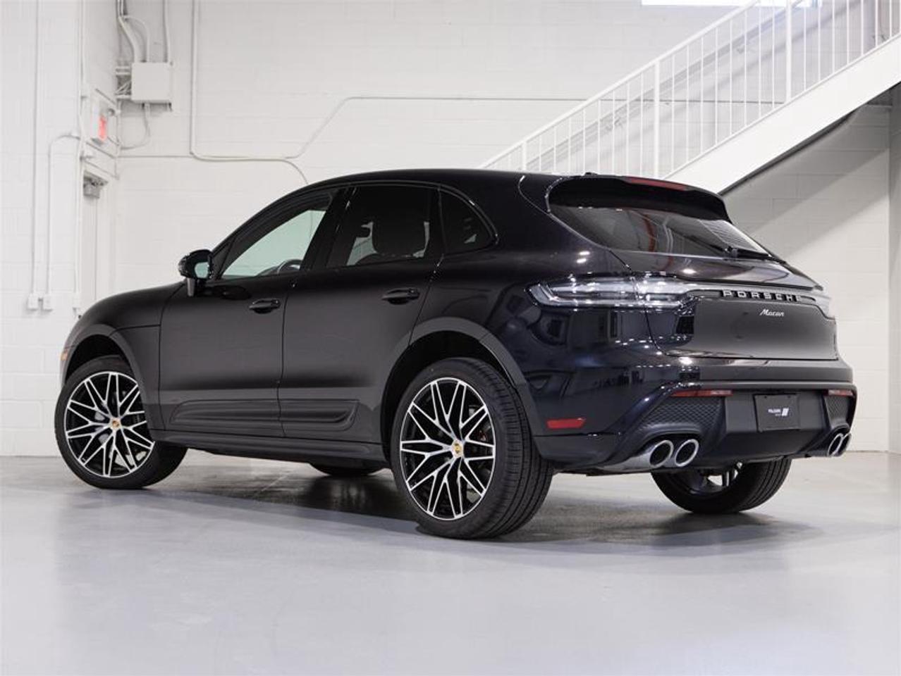 2025 Porsche Macan AWD Photo