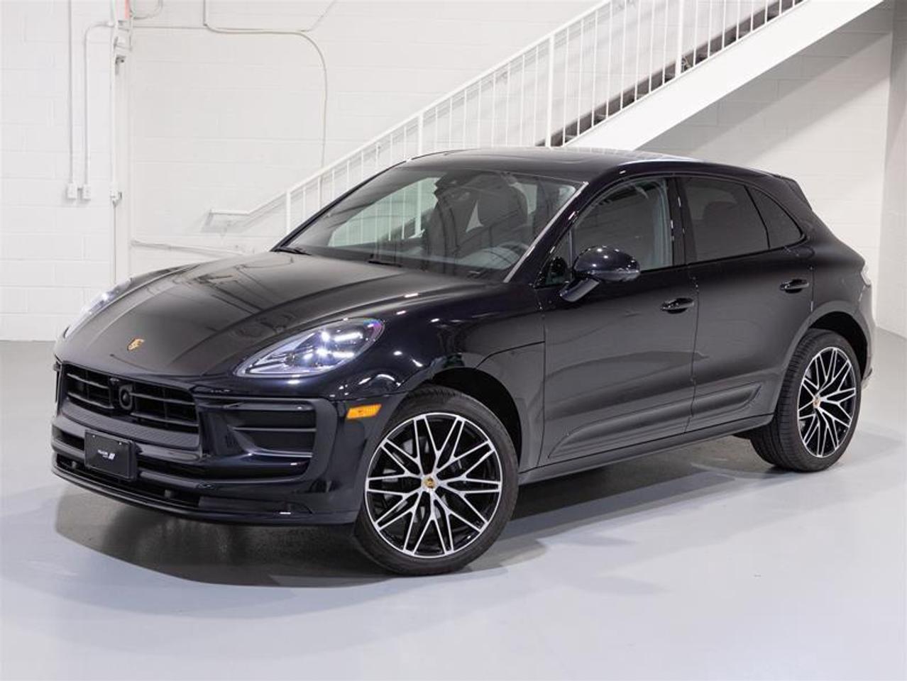2025 Porsche Macan AWD Photo