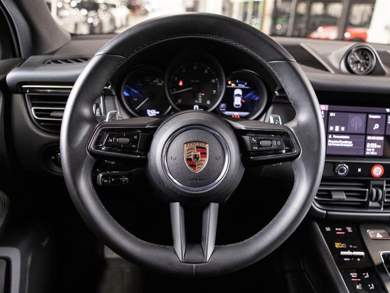 2025 Porsche Macan AWD Photo
