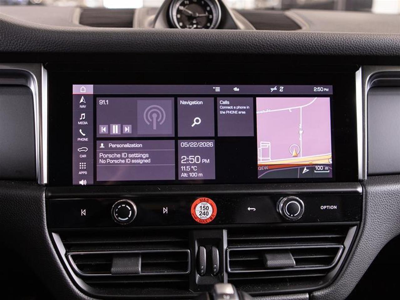 2025 Porsche Macan AWD Photo