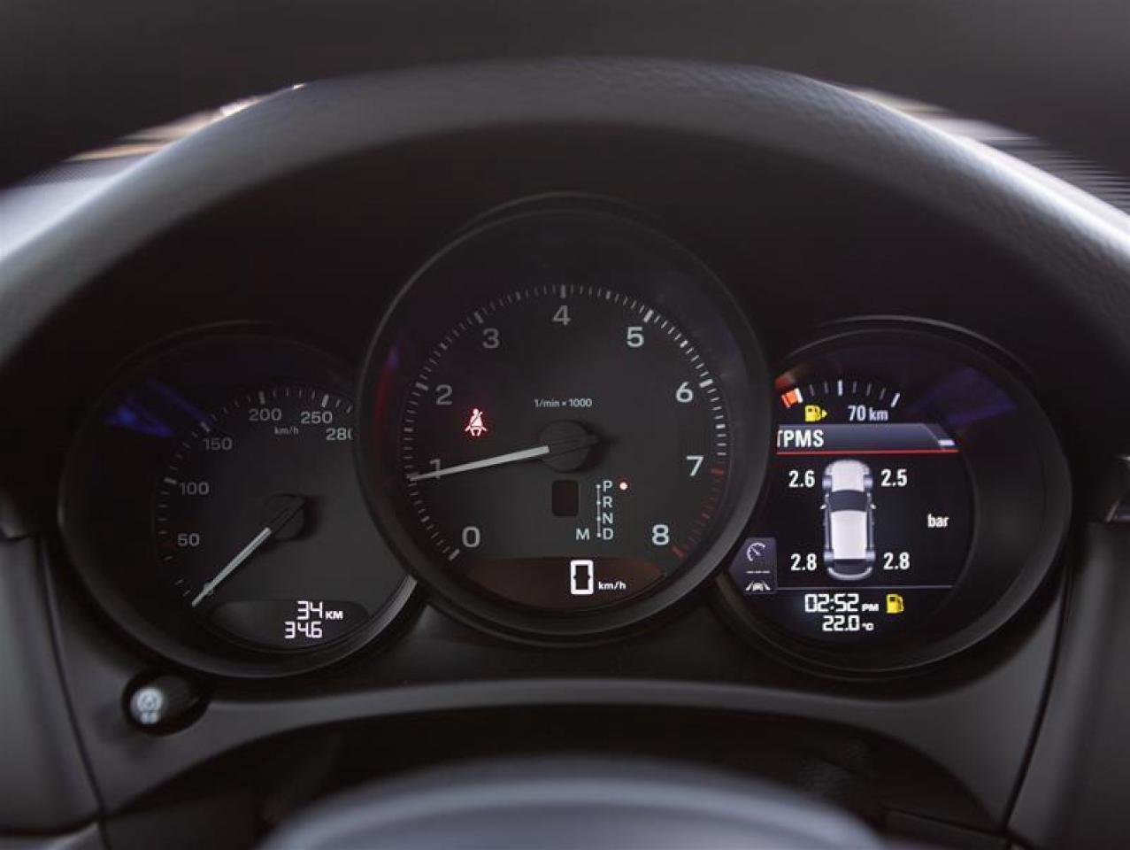 2025 Porsche Macan AWD Photo