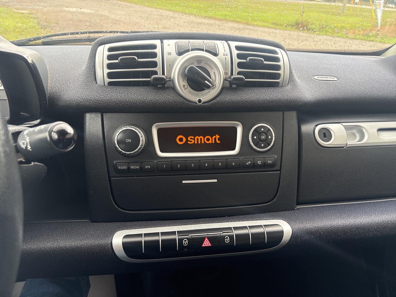 2013 Smart fortwo 2dr Cpe Pure Photo
