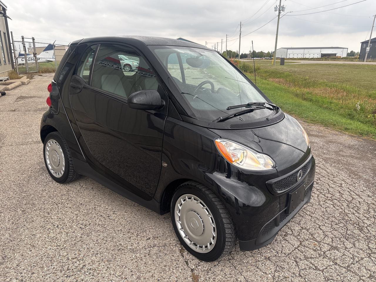2013 Smart fortwo 2dr Cpe Pure Photo
