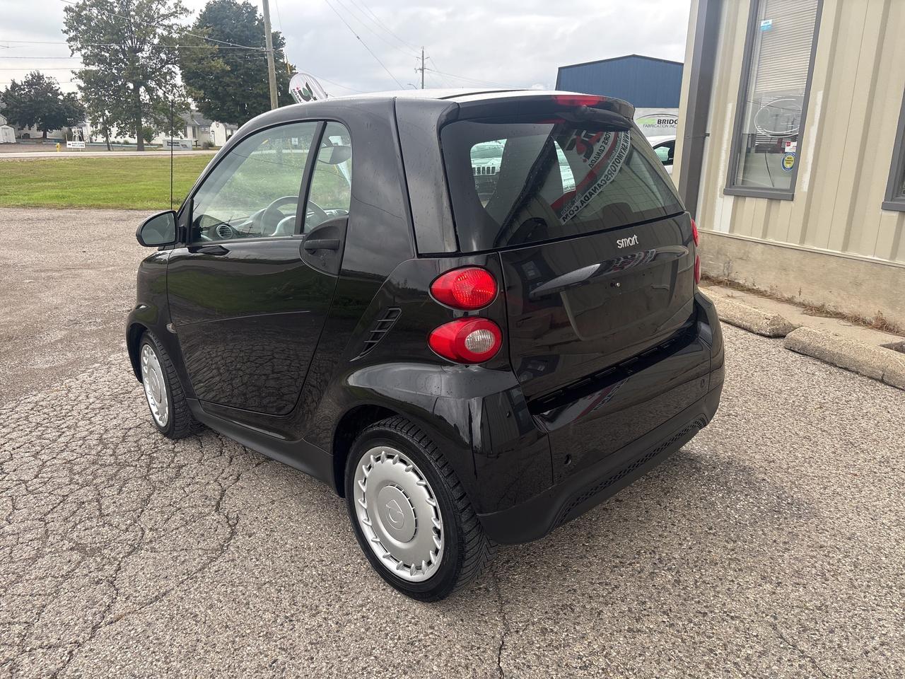 2013 Smart fortwo 2dr Cpe Pure Photo