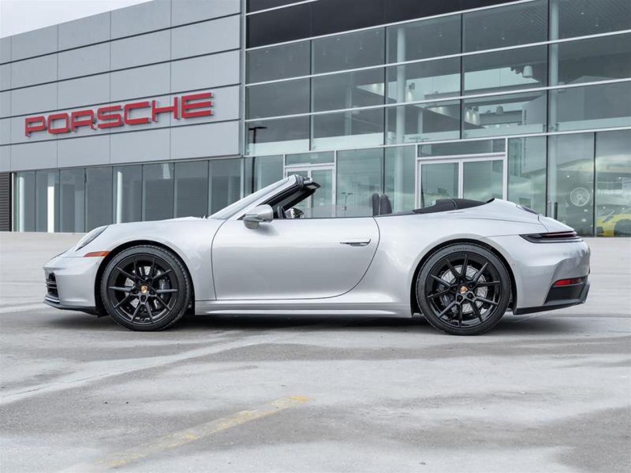 2025 Porsche 911 Carrera Cabriolet Premium Pkg w/ Remote ParkAssist Photo3