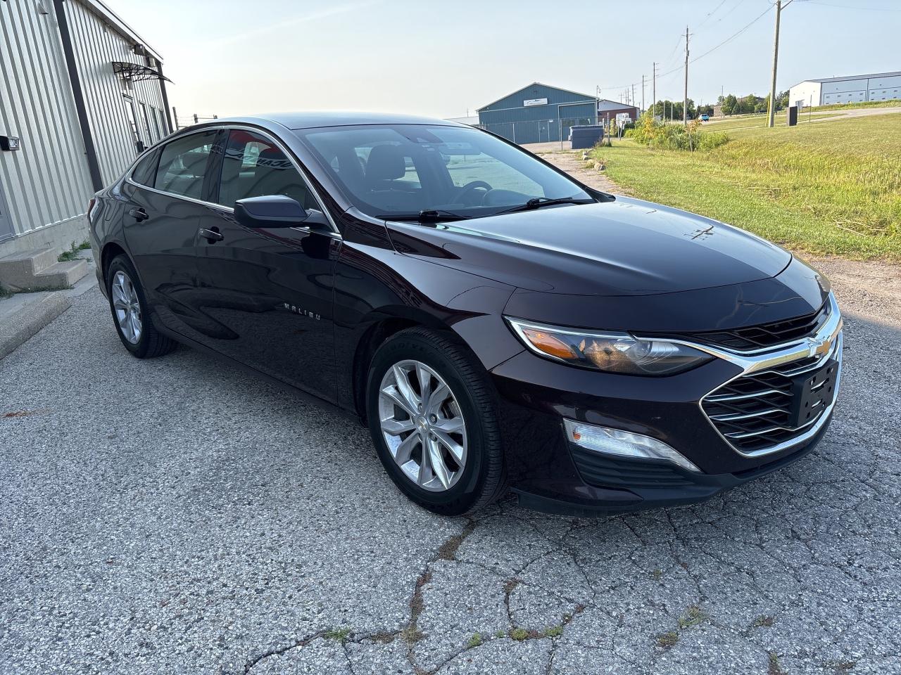 2021 Chevrolet Malibu LT, Apple Carplay! Photo2