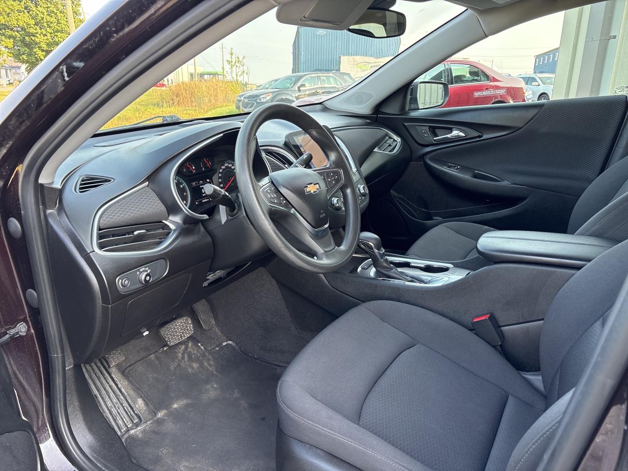 2021 Chevrolet Malibu LT, Apple Carplay! Photo