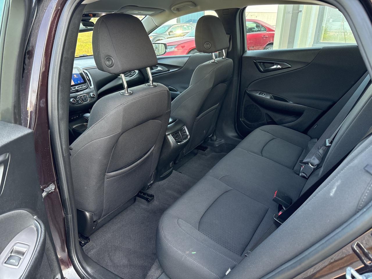 2021 Chevrolet Malibu LT, Apple Carplay! Photo