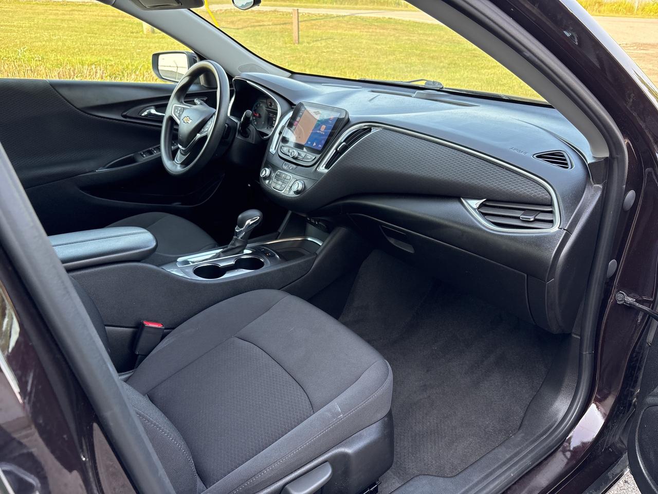 2021 Chevrolet Malibu LT, Apple Carplay! Photo