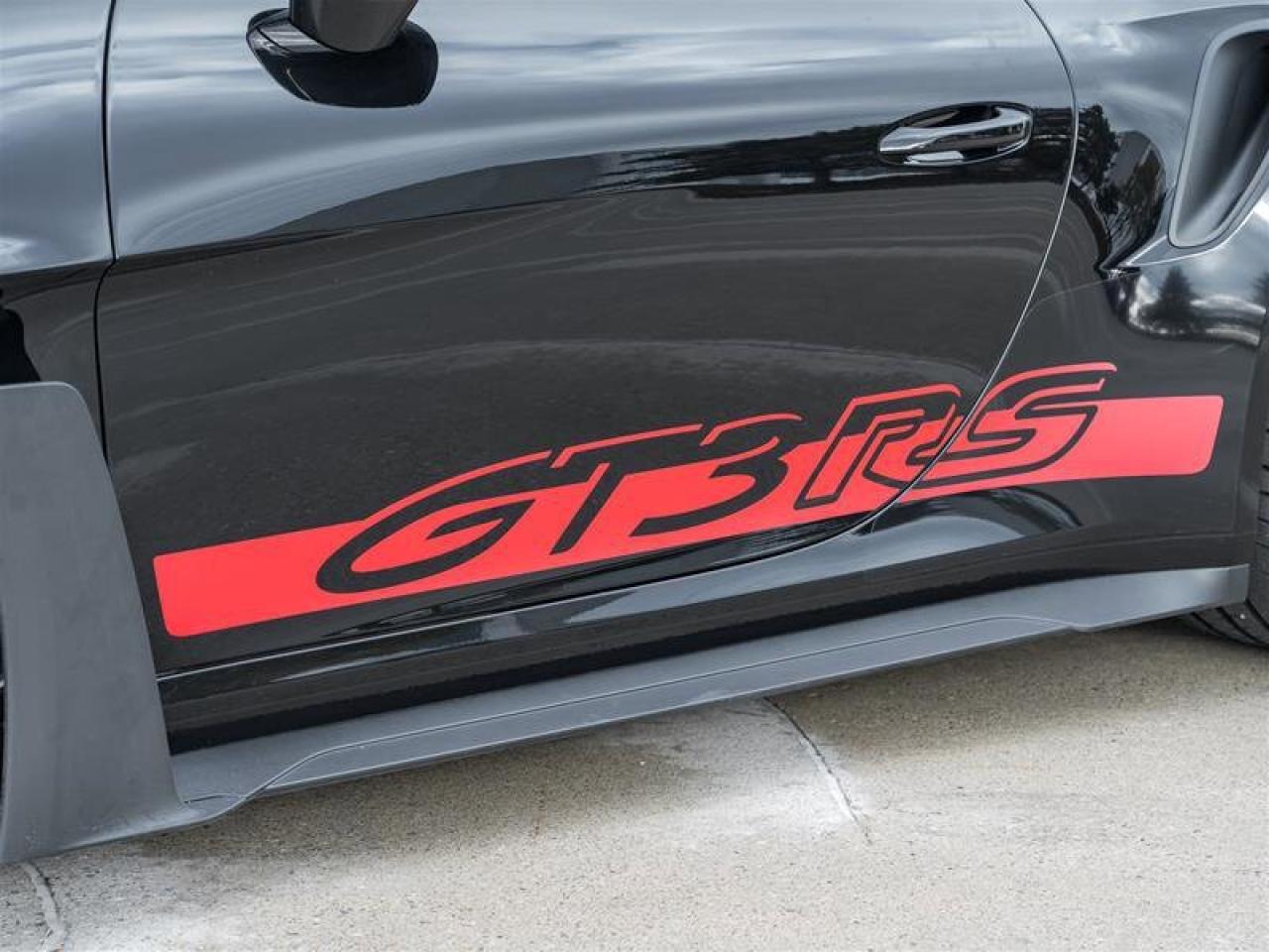 2025 Porsche 911 GT3 RS PCCB w/Calipers in High Gloss Black Front A Photo