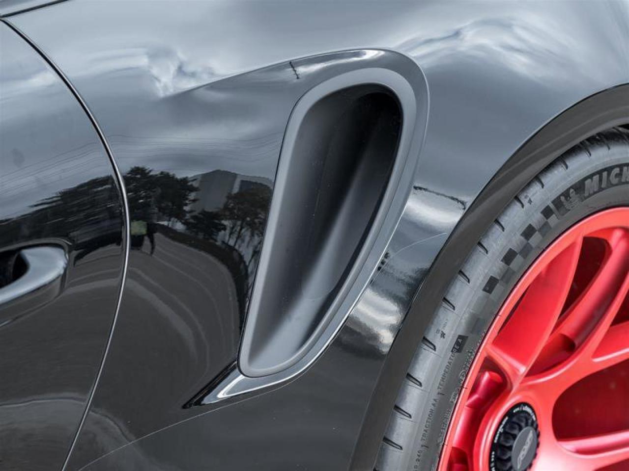 2025 Porsche 911 GT3 RS PCCB w/Calipers in High Gloss Black Front A Photo