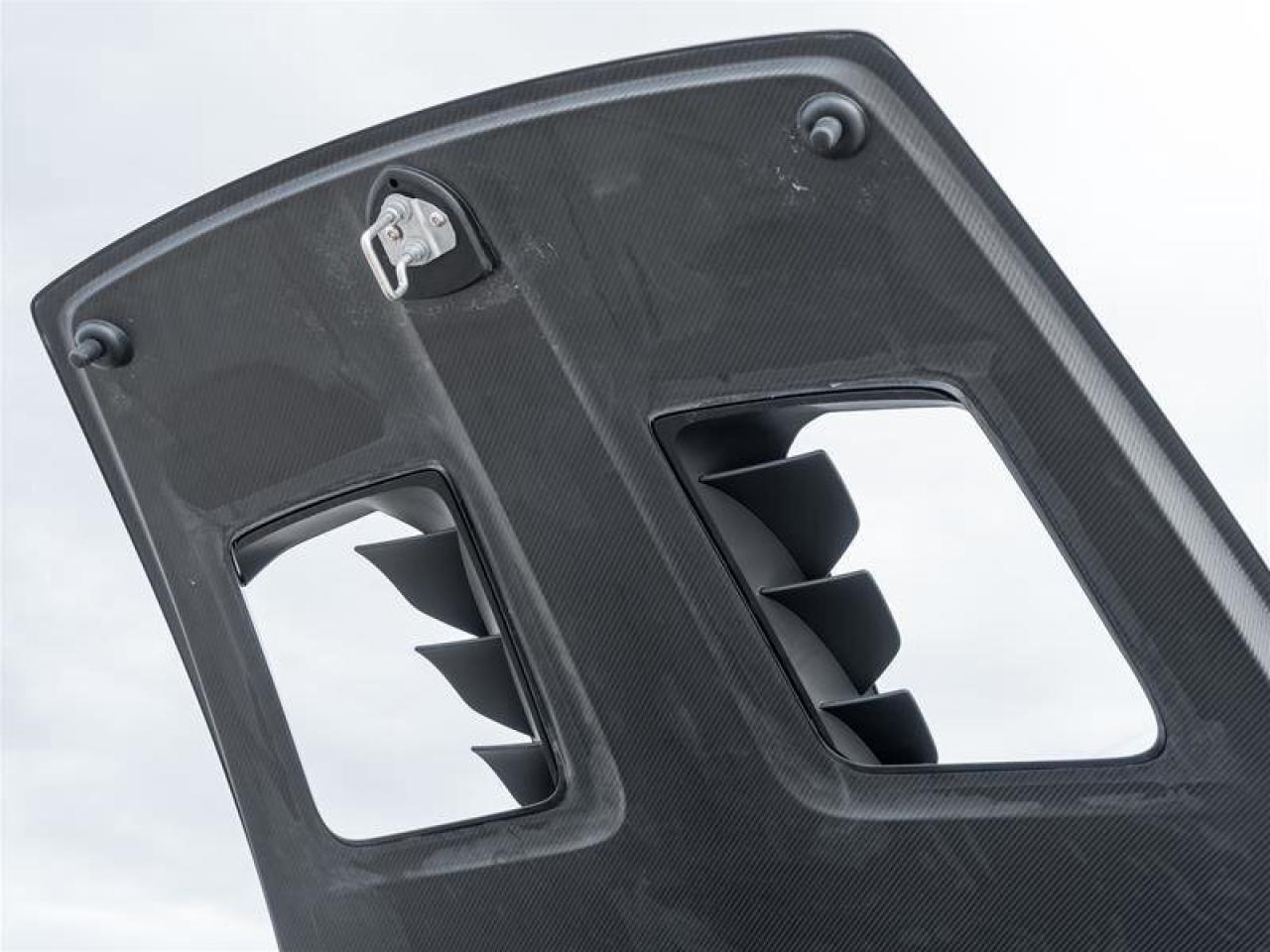 2025 Porsche 911 GT3 RS PCCB w/Calipers in High Gloss Black Front A Photo